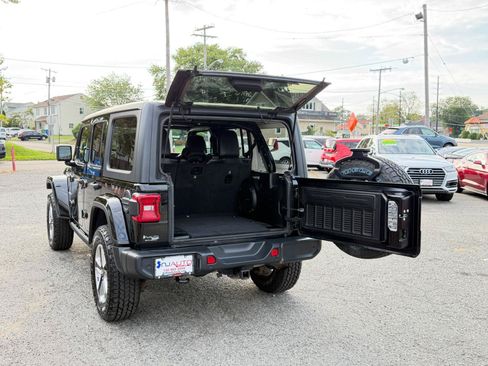 Used 2019 Jeep Wrangler Unlimited Sahara w/ Dual Top Group AWD/4WD image 33