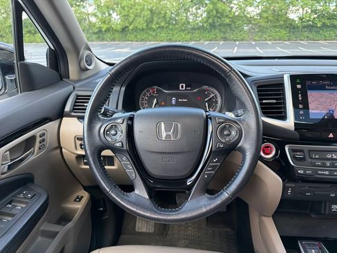 Used 2016 Honda Pilot Touring image 13