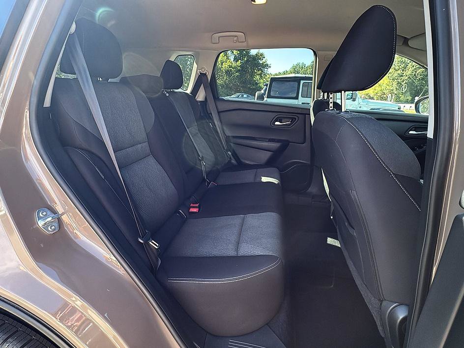 Certified 2025 Nissan Rogue SV AWD/4WD image 30