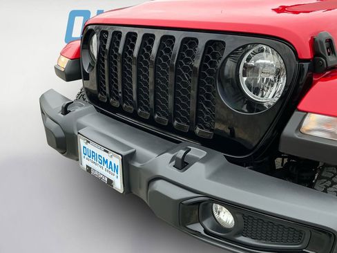 Used 2021 Jeep Gladiator Willys image 22