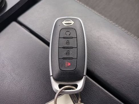 Used 2023 Nissan Rogue SV AWD/4WD image 27