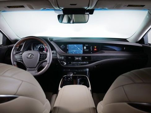 Used 2019 Lexus LS 500 AWD w/ Interior Upgrade Package image 10