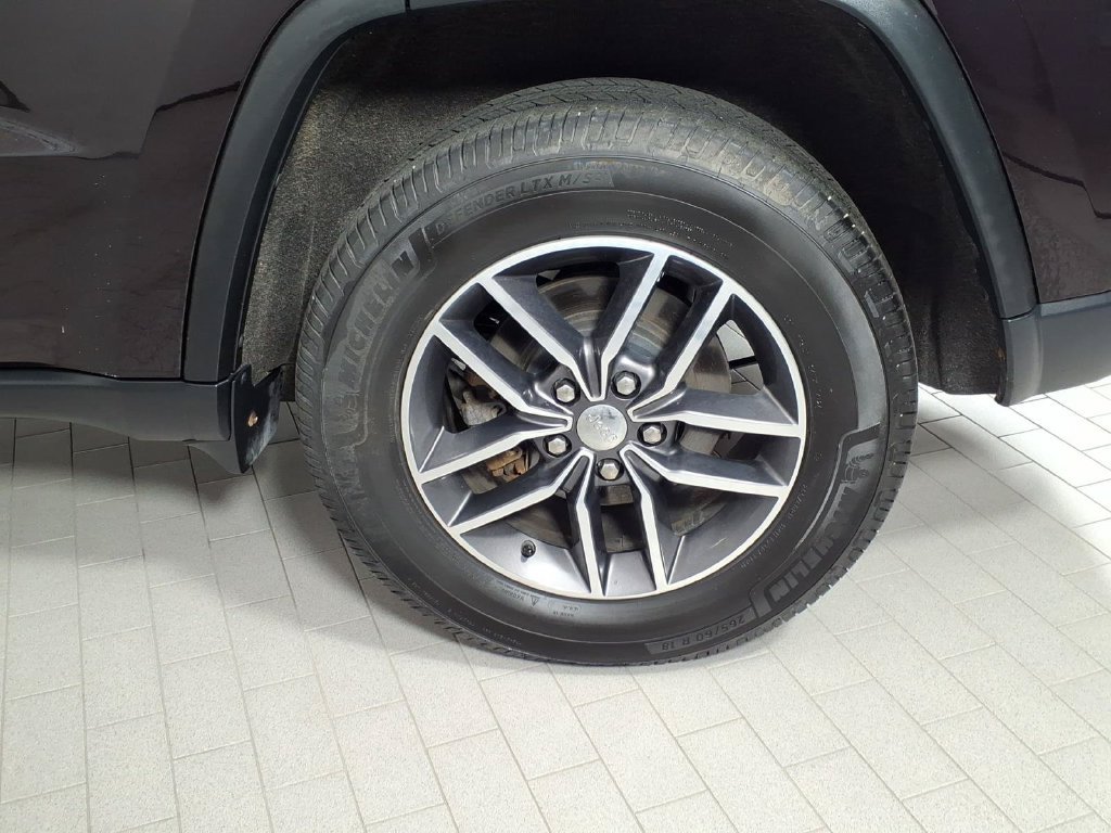 Used 2018 Jeep Grand Cherokee Limited AWD/4WD image 8