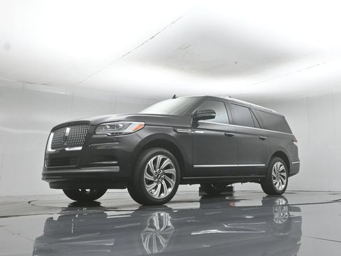 Used 2023 Lincoln Navigator L Reserve AWD/4WD image 48