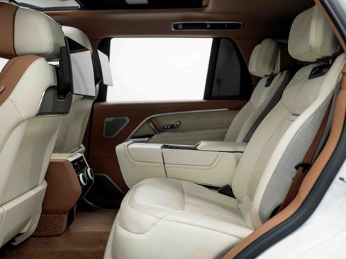 Used 2024 Land Rover Range Rover SV image 48