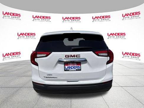 Used 2022 GMC Terrain SLE FWD image 4