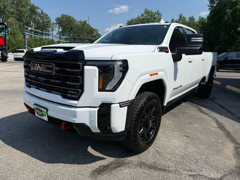 Used 2026 GMC Sierra 2500 AT4 w/ AT4 Premium Plus Package AWD/4WD image 9