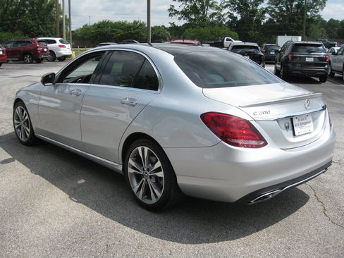 Used 2017 Mercedes-Benz C 300 Sedan image 5
