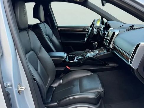 Used 2016 Porsche Cayenne S AWD/4WD image 25