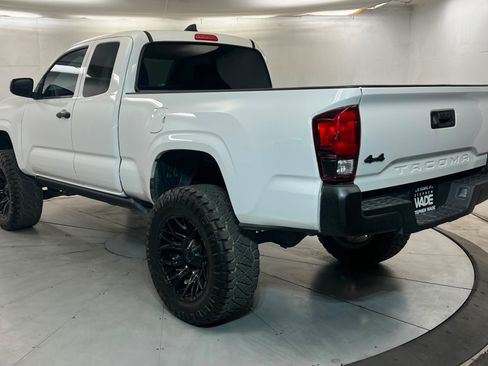 Used 2022 Toyota Tacoma SR AWD/4WD image 3