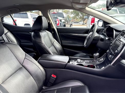 Used 2023 Nissan Maxima SV w/ Floor Mat Group image 11