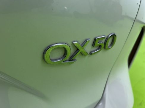 Used 2021 INFINITI QX50 Luxe FWD image 13