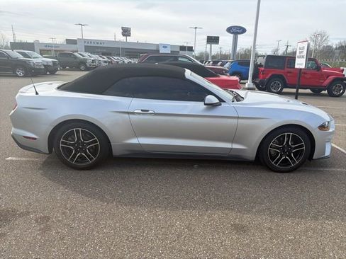 Used 2018 Ford Mustang Premium image 10