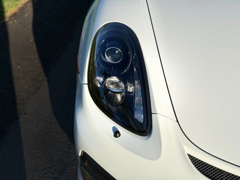 Used 2016 Porsche Boxster Spyder image 17