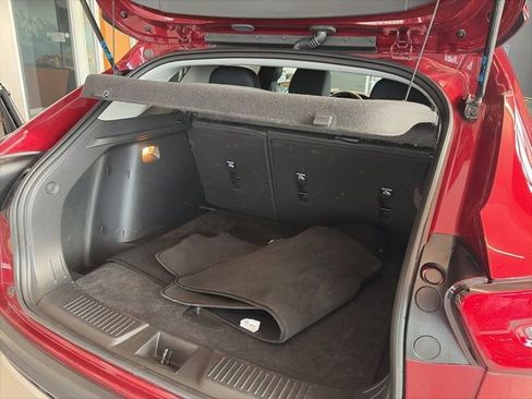 Used 2025 Chevrolet Trax LT w/ LT Convenience Package image 25