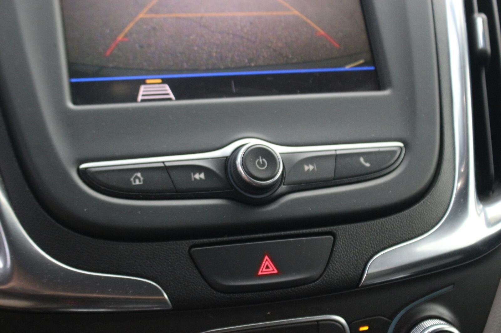 Used 2021 Chevrolet Equinox LS w/ LS Convenience Package FWD image 23