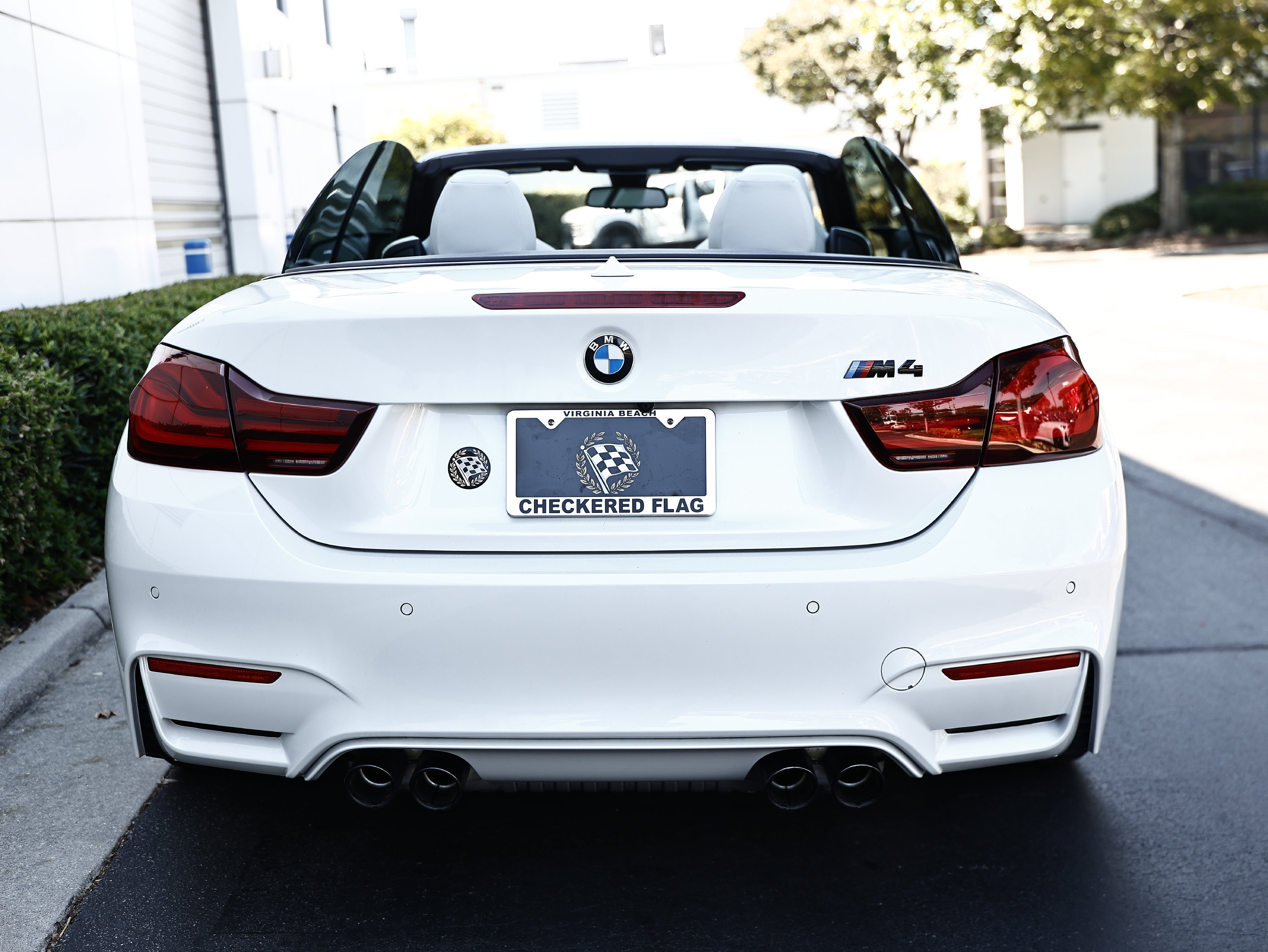 Used 2020 BMW M4 Convertible w/ Competition Package RWD image 11