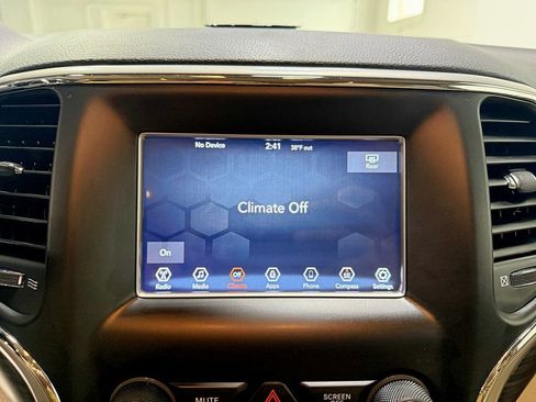 Used 2019 Jeep Grand Cherokee Laredo RWD image 19