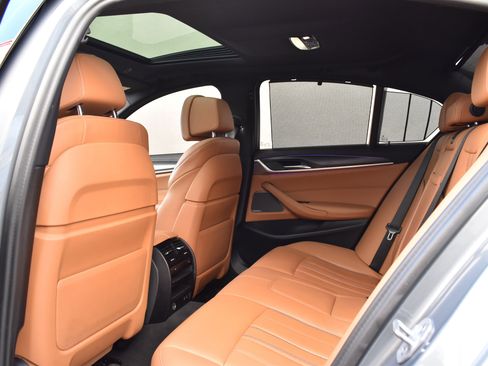 Used 2023 BMW M550i xDrive w/ Executive Package image 22