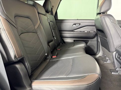Used 2025 Nissan Pathfinder Platinum w/ Cargo Package FWD image 33