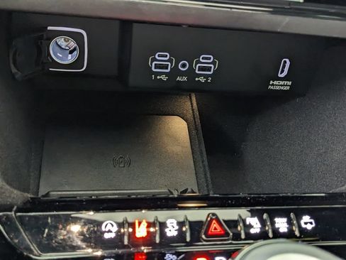 Used 2023 Jeep Wagoneer Series II AWD/4WD image 31