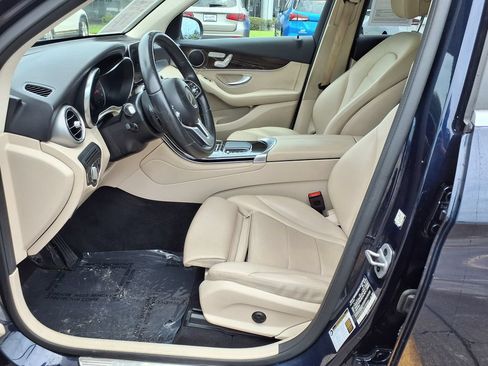 Used 2022 Mercedes-Benz GLC 300 4MATIC image 15