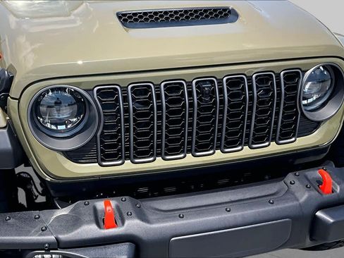 Used 2025 Jeep Gladiator Mojave AWD/4WD image 30