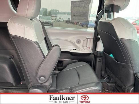 Used 2025 Toyota Sienna XSE w/ XSE Plus Package AWD/4WD image 25
