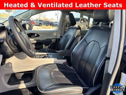 Used 2024 Chrysler Pacifica Limited image 20