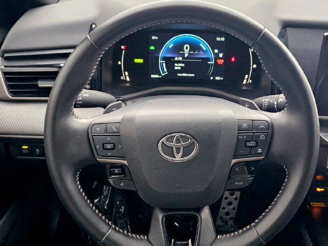 Used 2025 Toyota Camry SE FWD image 32