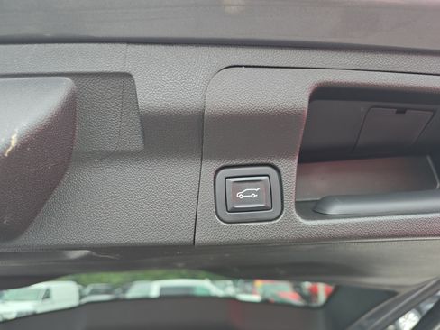 Used 2022 GMC Acadia SLE w/ Driver Convenience Package AWD/4WD image 6