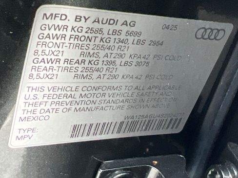 Used 2025 Audi SQ5 Premium Plus w/ Premium Plus Package image 36