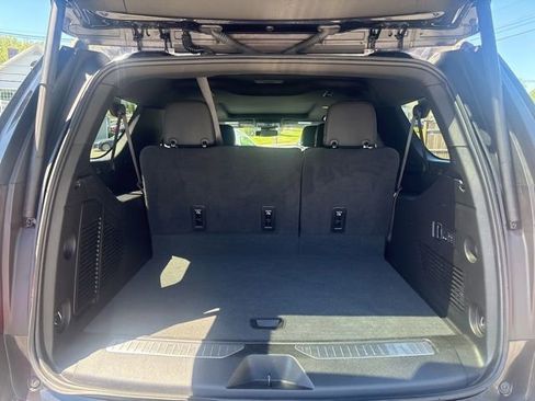 Used 2024 GMC Yukon XL AT4 AWD/4WD image 26