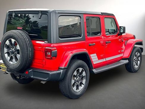 Used 2018 Jeep Wrangler Unlimited Sahara w/ Cold Weather Group AWD/4WD image 5