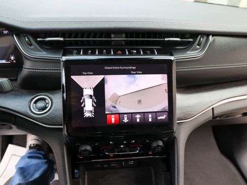 Used 2022 Jeep Grand Cherokee L Limited w/ Luxury Tech Group II image 22