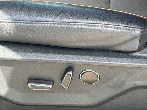 Used 2025 Ford F150 Lariat w/ Equipment Group 502A High image 27