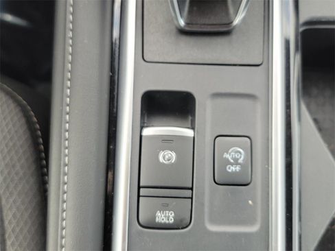 Used 2024 Nissan Pathfinder SV image 26