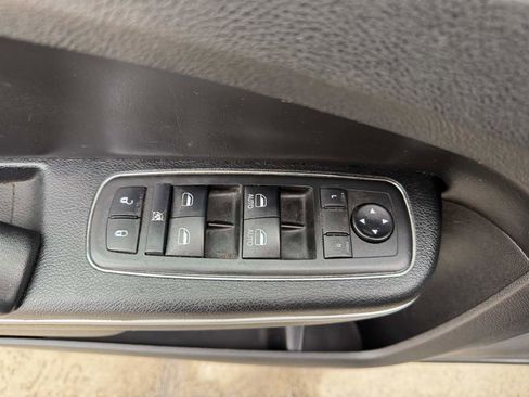 Used 2019 Chrysler 300 S image 10