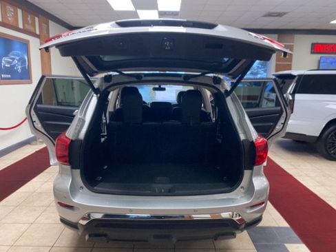 Used 2019 Nissan Pathfinder SL AWD/4WD image 7