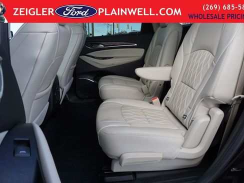 Used 2023 Buick Enclave Avenir w/ Avenir Technology Package AWD/4WD image 12