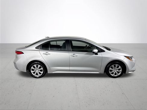 Used 2024 Toyota Corolla LE FWD image 5