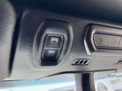 Certified 2022 Jeep Wrangler Unlimited Sport w/ Sun And Sound Package AWD/4WD image 23