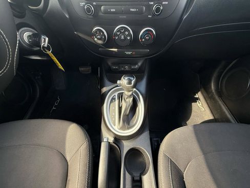 Used 2019 Kia Soul FWD image 26