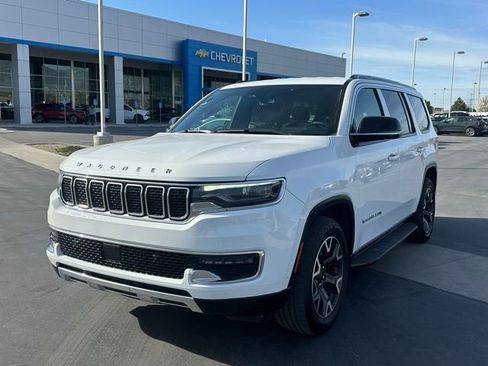 Used 2024 Jeep Wagoneer Series III AWD/4WD image 30