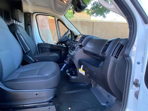Used 2025 RAM ProMaster 2500 w/ U-Haul Equipment Group FWD image 37