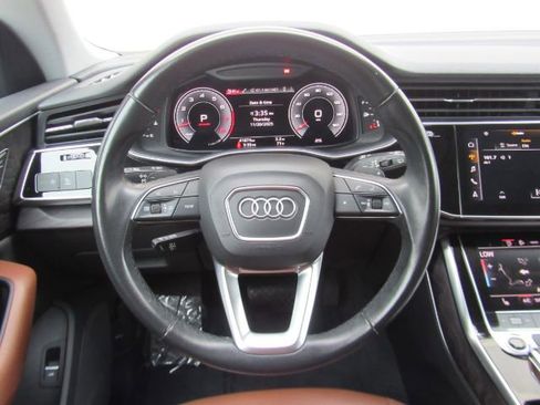 Used 2022 Audi Q8 Premium image 38