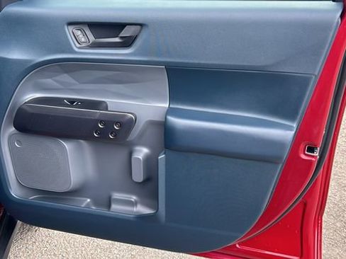 Certified 2025 Ford Maverick XLT w/ Black Appearance Package image 10