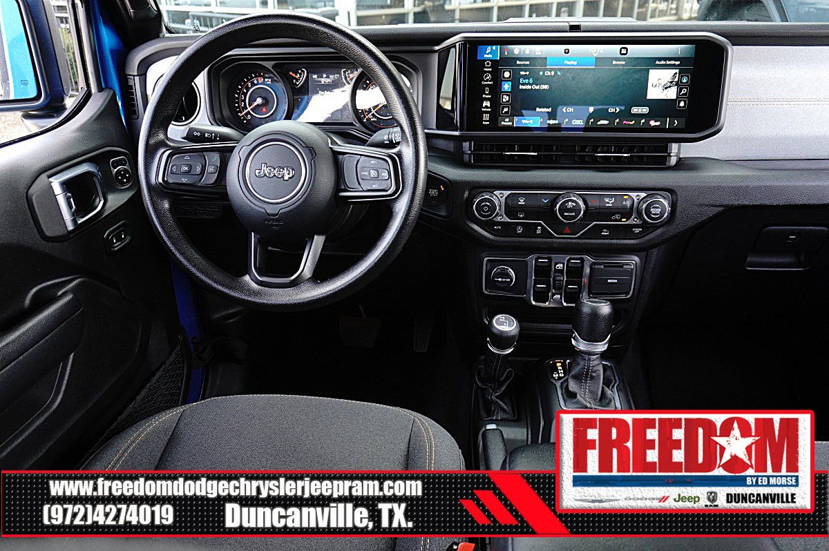 Used 2025 Jeep Gladiator Sport AWD/4WD image 18