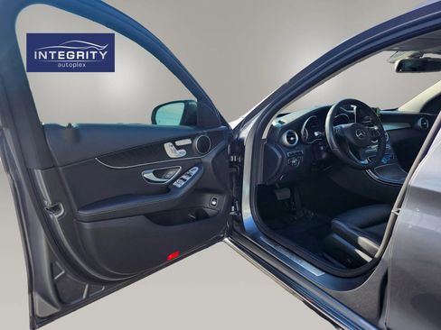 Used 2017 Mercedes-Benz C 300 4MATIC Sedan image 9