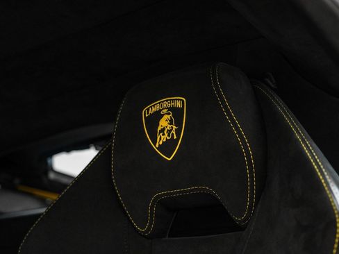 Used 2018 Lamborghini Huracan Performante image 35